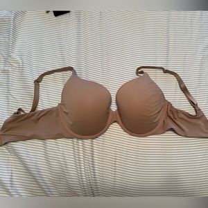 Victoria’s Secret t-shirt lightly lined full coverage